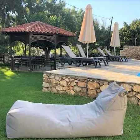 Spartias 公寓式酒店 3*